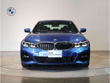 【キドニーグリル】BMWは約90年もの間、ほぼ全ての車両にひと目でBMWだと分かるこの特徴的なフロントグリルが備えられ、デザイン・アイコンとして親しまれてきました。