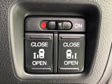 【両側パワースライドドア】スマートキーや運転席のスイッチで後席両側スライドドアの開閉が可能♪電動だから力を入れてドアを開ける必要が無く、小さなお子様でも簡単に開け閉めでき快適です♪