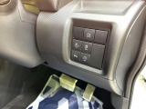 【スマートアシスト】走行中に前方の車両等を認識し、衝突しそうな時は警報とブレーキで衝突回避と被害軽減をアシスト。より安全にドライブをお楽しみいただけます。
