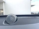 【Bowers & Wilkins】ボルボのプレミアムオーディオ。車内空間という特殊な環境に100年以上の伝統を持つイェーテボリ交響楽団の音響を再現した「コンサートモード」を搭載。