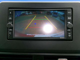 バックビューモニターを装備しています。目安線表示もあります。駐車の際のサポートに役立ちます。