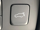 【パワーバックドア】スマートキーや運転席のボタンを押すだけでリアゲートが自動で開閉します!荷物を持っている時や、高い位置にあるバックドアを閉める際に便利な機能です♪