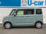 純正ホイールカバーで全体的にデザインがまとまっています。車も人も、オシャレはまずは足元からですね。