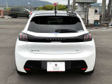 【新車保証継承】初度登録日から3年間(走行距離無制限)のメーカー新車保証を継承してご納車いたします。ご納車後、保証期間内は全国のプジョー正規ディーラーで保証整備をお受けいただけます