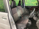 運転席シート廻りは使用感も少なく、良好な状態となっています。前オーナー様が丁寧に使っていたことがよくわかりますね。