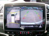 アラウンドビューモニター。クルマを上空から見下ろしているかのような映像で、駐車の際、周囲の安全を確認できます!