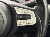 【アダプティブクルーズコントロール】クルーズコントロールの機能に加え、先行車との車間距離が近くなった際には、安全な車間距離を保ちながら先行車の車速に合わせ追従するシステムです。