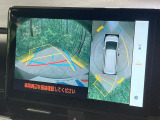 【パノラミックビューモニター】専用のカメラにより、上から見下ろしたような視点で360度クルマの周囲を確認することができます☆縦列駐車や幅寄せ時に活躍してくれます♪