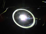 LEDオートヘッドライトを搭載しております。前方を明るく照らし夜間走行時に非常に重宝いたします。
