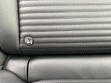 シートベルトを使わずチャイルドシートとクルマの固定金具を連結するだけのカンタンでガッチリ固定できるISOFIXがございます