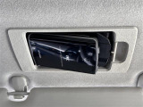 【ETC】有料道路を利用する際に料金所で停止することなく通過できる、ETC車載器(ノンストップ自動料金収受システム機器)が装備されています。セットアップを行うことで利用可能になります。