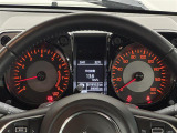 【メーターまわり】ドライバーから見やすい位置にあって安全運転に寄与します。マルチインフォメーションディスプレイでは、クルマに関するたくさんの情報を確認可能。