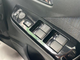 【パワーウインドウ】運転席のスイッチで、各席の窓ガラスの開閉ができます!あると便利ですよね!