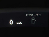 ヘッドアップディスプレイは視認性が非常に良く、運転時の視線を逸らさず様々な情報の確認が行えます。