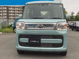 天井も両サイドも真っ直ぐなBOX型のボディだから、頭上も肩まわりも余裕たっぷり。開放感のあるリラックス空間で、運転中の動作もラクラクです。