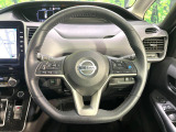 【純正革巻きステアリング】上質な革を使用することで、手にしっかり馴染みとても運転しやすいハンドルです♪