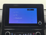 【7インチ・ディスプレイオーディオPlus】Bluetooth接続やAppleCarPlayなど多彩な機能搭載。ナビ機能(更新作業が必要な場合あり)やフルセグTV視聴、DVD再生も可能です。