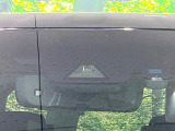 【トヨタセーフティセンス】走行中に前方の車両等を認識し、衝突しそうな時は警報とブレーキで衝突回避と被害軽減をアシスト。より安全にドライブをお楽しみいただけます。