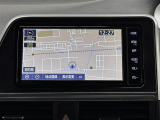 【純正ナビ】人気の純正ナビを装備。ナビ利用時のマップ表示も見やすく、テレビやDVDは臨場感がアップ!いつものドライブがグッと楽しくなります