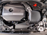 BMWのエンジンは世界的にも認められている高性能エンジンです。レスポンスがよく高回転型の心地よい吹きあがりなど駆け抜ける歓びのキーになる部分でございます。