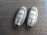 『インテリジェントキ-』機械的な鍵を使用せずに車両のドアの施錠/解錠、エンジン始動が可能なシステムです!(スペアキ-付き)