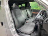 運転席シート廻りは使用感も少なく、良好な状態となっています。前オーナー様が丁寧に使っていたことがよくわかりますね。