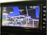 純正ナビを装備。タッチパネル式で使いやすく、お出かけもラクラクです。