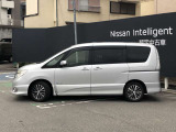 サイドバイザー装着で小雨時の換気に役立ちます。