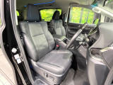 運転席シート廻りは使用感も少なく、良好な状態となっています。丁寧に使われていたことがよくわかりますね。