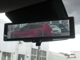 スマートルームミラーで後方確認の際に視界の妨げになるものを気にすることなく確認が出来ます