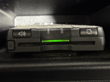 【ETC】有料道路を利用する際に料金所で停止することなく通過できる、ETC車載器(ノンストップ自動料金収受システム機器)が装備されています。セットアップを行うことで利用可能になります。