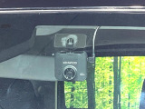 【ドライブレコーダー】ドライブレコーダー装備!走行中はもちろん、あおり運転や事故に遭遇した際、映像で記録し、万一のリスクに備えます。※記録用SDカードはお客様ご自身でご準備いただく必要があります。