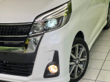 【LEDヘッドライト】悪天候や夜間走行時も良好な視界を確保し安心して運転できる高輝度LEDヘッドライトを装備!点灯速度が早く、消費電力も抑えられています。