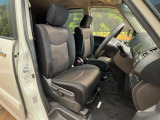 運転席シート廻りは使用感も少なく、良好な状態となっています。丁寧に使われていたことがよくわかりますね。