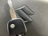 【キーレス】少し離れた場所からでもボタン一つでドアの開錠・施錠ができるのでとっても便利!ドアの鍵穴周りに傷をつけることもありません♪