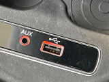 ●USB・AUX接続:お手持ちのミュージックプレーヤーを接続し、車内でお気に入りの音楽を気軽に楽しむことができます♪