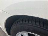 傷等が御座いますので、現車をご覧になって状態を確認をして下さい。修理をご希望の方は有償になりますが、弊社板金工場にて修理可能です!詳細はスタッフにご相談ください!