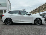 ★BMWエマージェンシーサービス:24時間、様々なトラブルの応急処置のアドバイス、出張修理やレッカー手配、お客様の交通手段やホテルの確保、そして場合によっては、その費用までをも負担するというサービスで