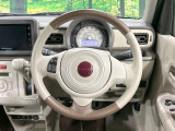 【純正革巻きステアリング】上質な革を使用することで、手にしっかり馴染みとても運転しやすいハンドルです♪