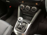 手の返しだけで正確に操作できるショートストロークはもちろんのこと確かな手応えと軽快さ、なめらかさを感じられるシフトフィールを実現しています。