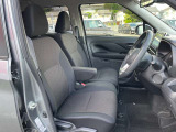 適度なホールド感と快適な座り心地の運転席シートまわり!