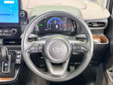 【レーダークルーズコントロール】高速道路での長距離走行が楽に!!自動で速度を保つクルーズコントロールが、衝突軽減システムと連携し、前方の車両を感知して車間を保つように速度調節してくれます!!