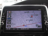 9インチの純正メモリーナビを装備しております。