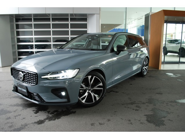 V60 アルティメット B4 ダーク エディション 