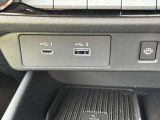 USB搭載で充電もできちゃいます。