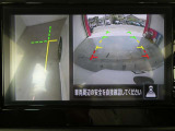 ギアを『R』に入れた後、カメラボタンを押すと、運転席から見えない左側面をナビ画面にうつしてくれるので、幅寄せや縦列駐車がし易くなります。