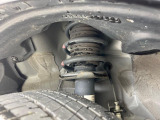 お車を安心してお乗りいただく為には、足回りの定期点検が欠かせません。サービスサポート(有償保証)では無料点検もご提供しており、安心のカーライフをお過ごしいただけるサポート体制が整っています。