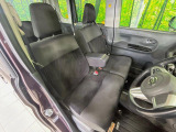 運転席まわりには十分なスペースがあり、大柄な方でもゆったり運転していただける環境です。