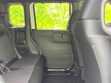 運転席側後部座席