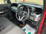 フロントガラスも広く視界が良くて運転しやすいです!!